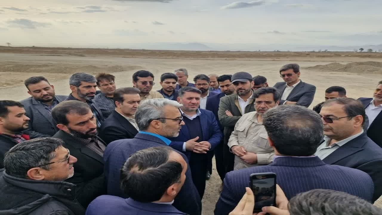 بررسی مسائل و مشکلات ابرکوه در سفر استاندار