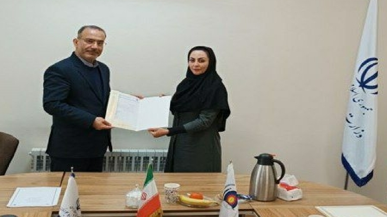 عضویت بانوی چهارمحالی در کمیته مربیان فدراسیون تیراندازی با کمان