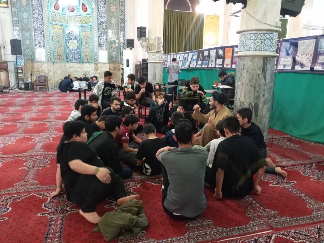 اجتماع دانش آموزان قمی در مراسم اعتکاف