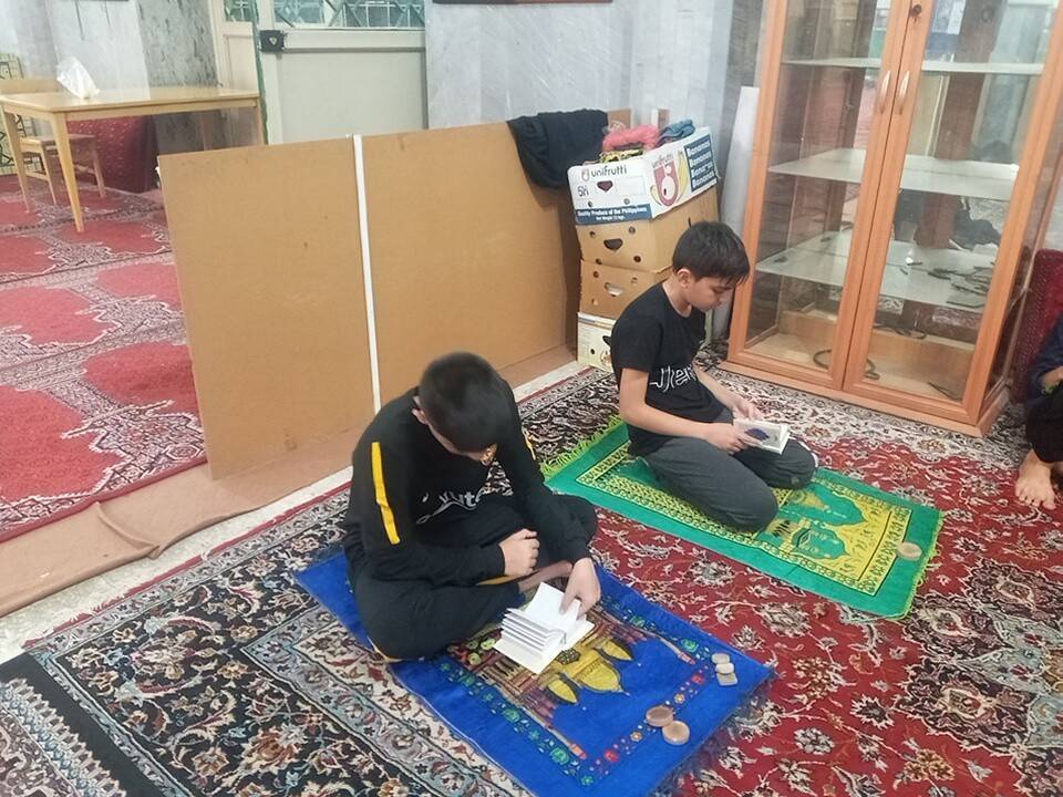 راز و نیاز دانش آموزان در مراسم اعتکاف