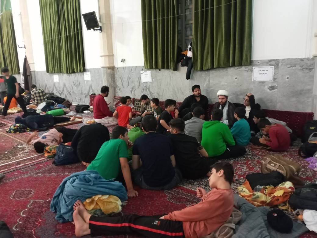 دانش آموزان در مراسم اعتکاف
