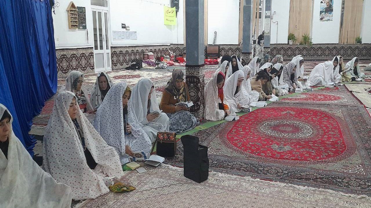 حضور خواهران شهرستان‌های گرمی و انگوت در مراسم اعتکاف + تصاویر