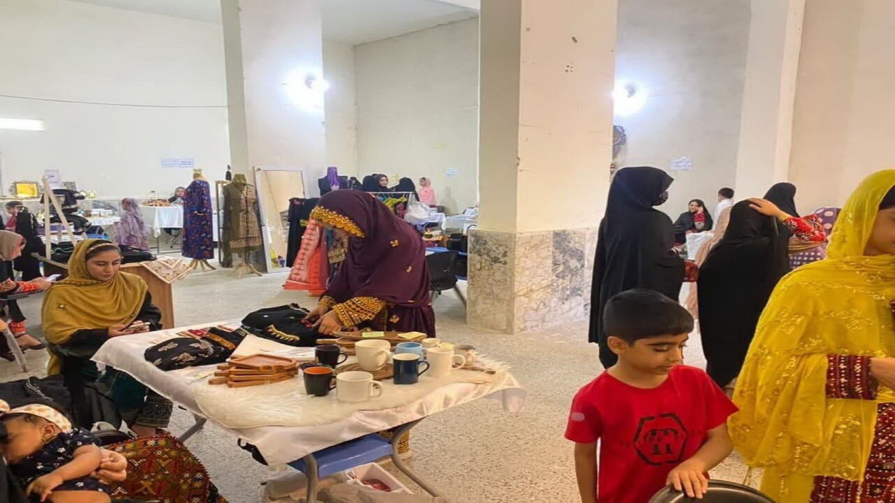یک میلیارد و ۷۰۰ میلیون ریال محصول در رویداد  بانل  ایرانشهر فروخته شد