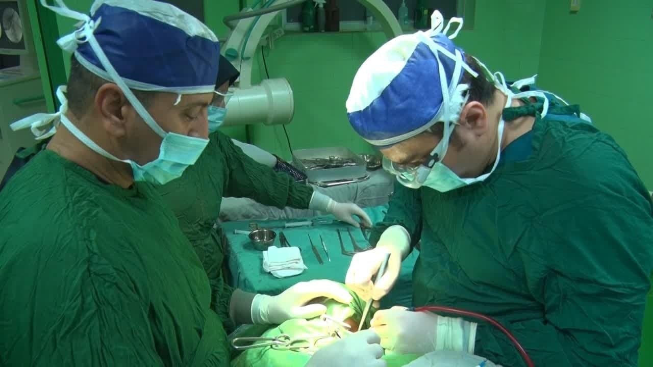 انجام جراحی دیسک گردن همراه با پایش عصبی در میبد
