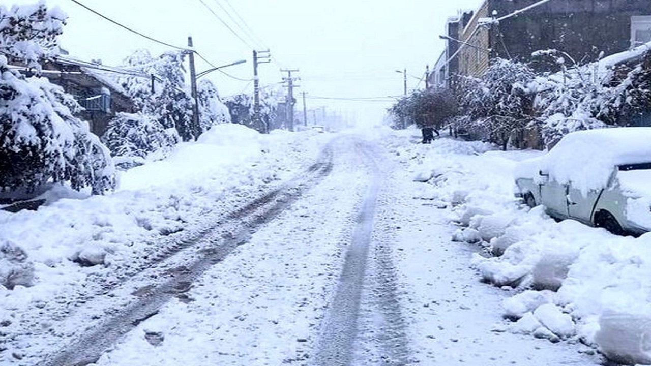 برف راه ۸۰۰ روستای آذربایجان‌شرقی را مسدود کرد‌