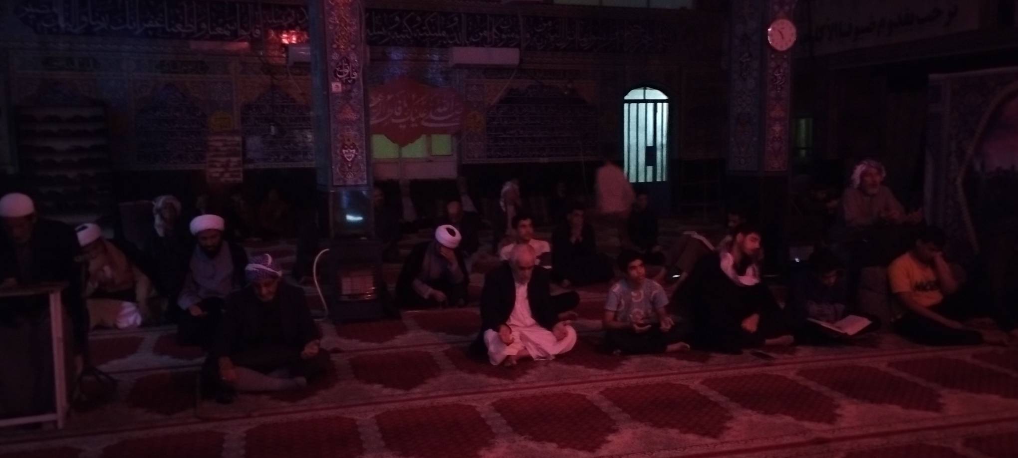 مراسم راز و نیاز با خداوند در مراسم اعتکاف مراسم راز و نیاز با خداوند در مراسم اعتکاف