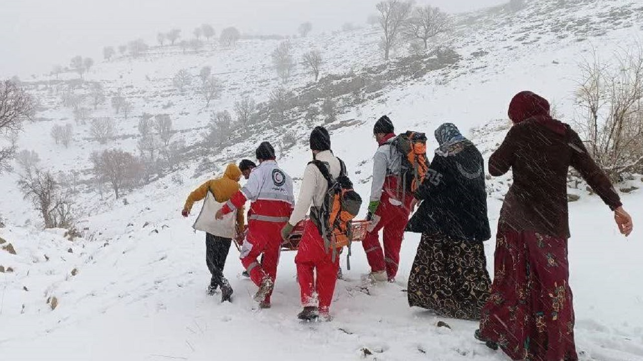 امدادرسانی به ۲۵۵ نفر در برف و کولاک شهرستان کوهرنگ