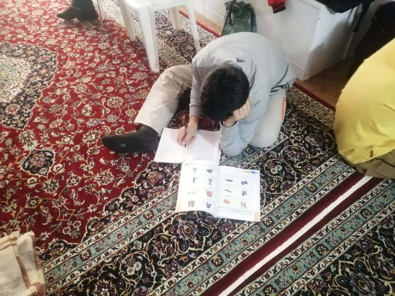 دانش آموزان در روز اعتکاف
