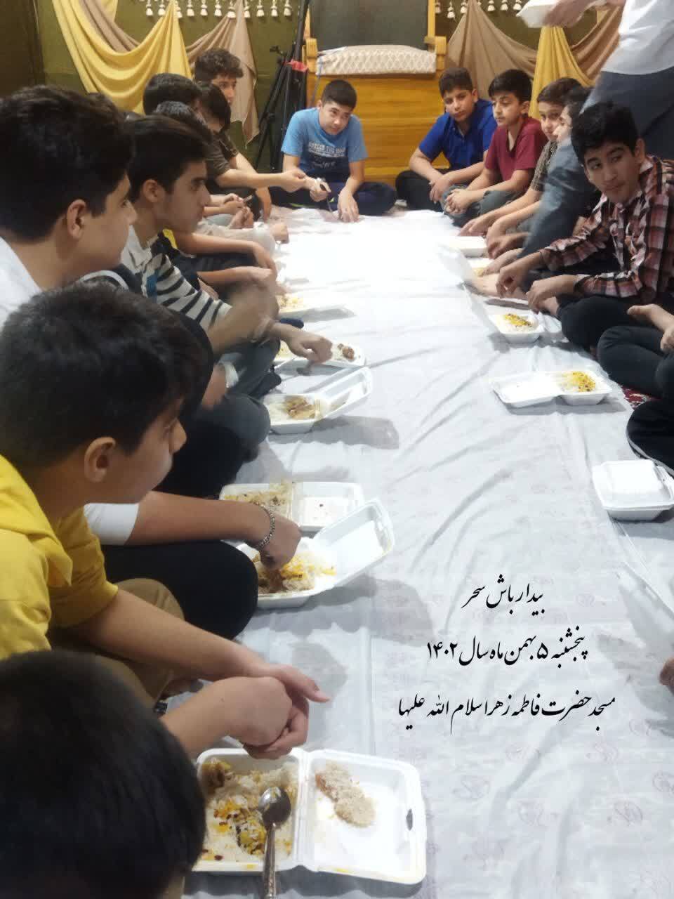 پذیرایی از دانش آموزان در روز اعتکاف