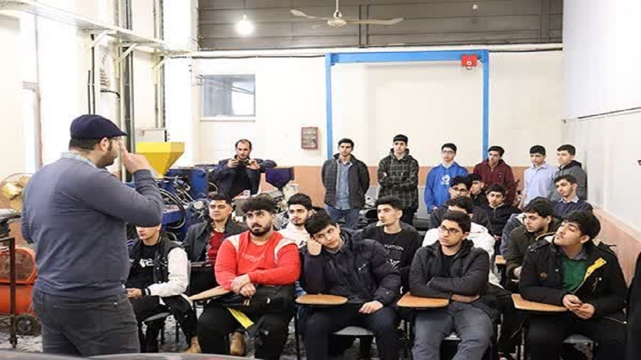 اردوی راهیان پیشرفت دانش آموزان نخبه بابل در دانشگاه صنعتی نوشیروانی + تصاویر