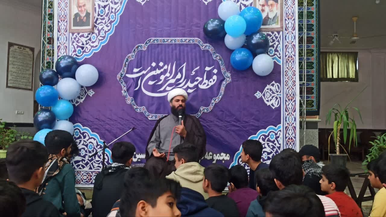 حضور طلاب مدرسه علمیه منتظریه گنبدکاووس در بین معتکفین + تصاویر