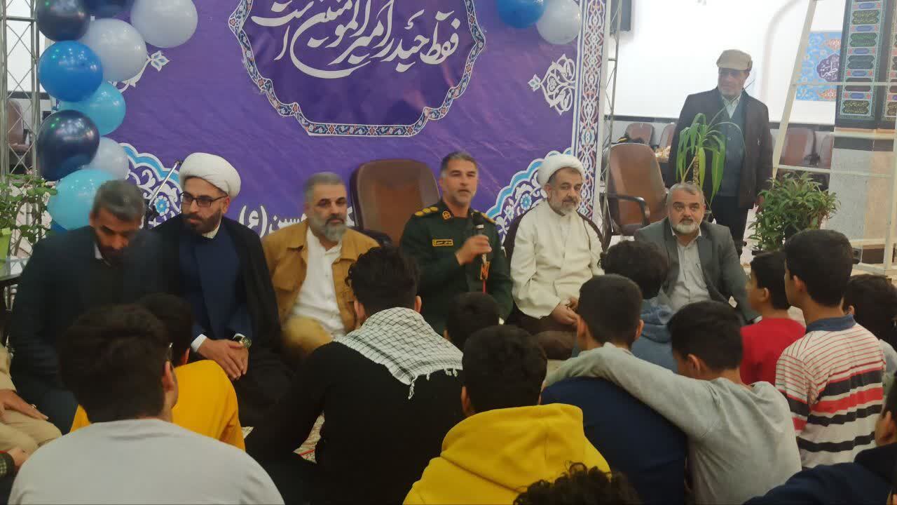 حضور نظامیان در میان معتکفین