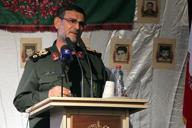 دل دشمن با گام‌های استوار رزمندگان اسلام می‌لرزد