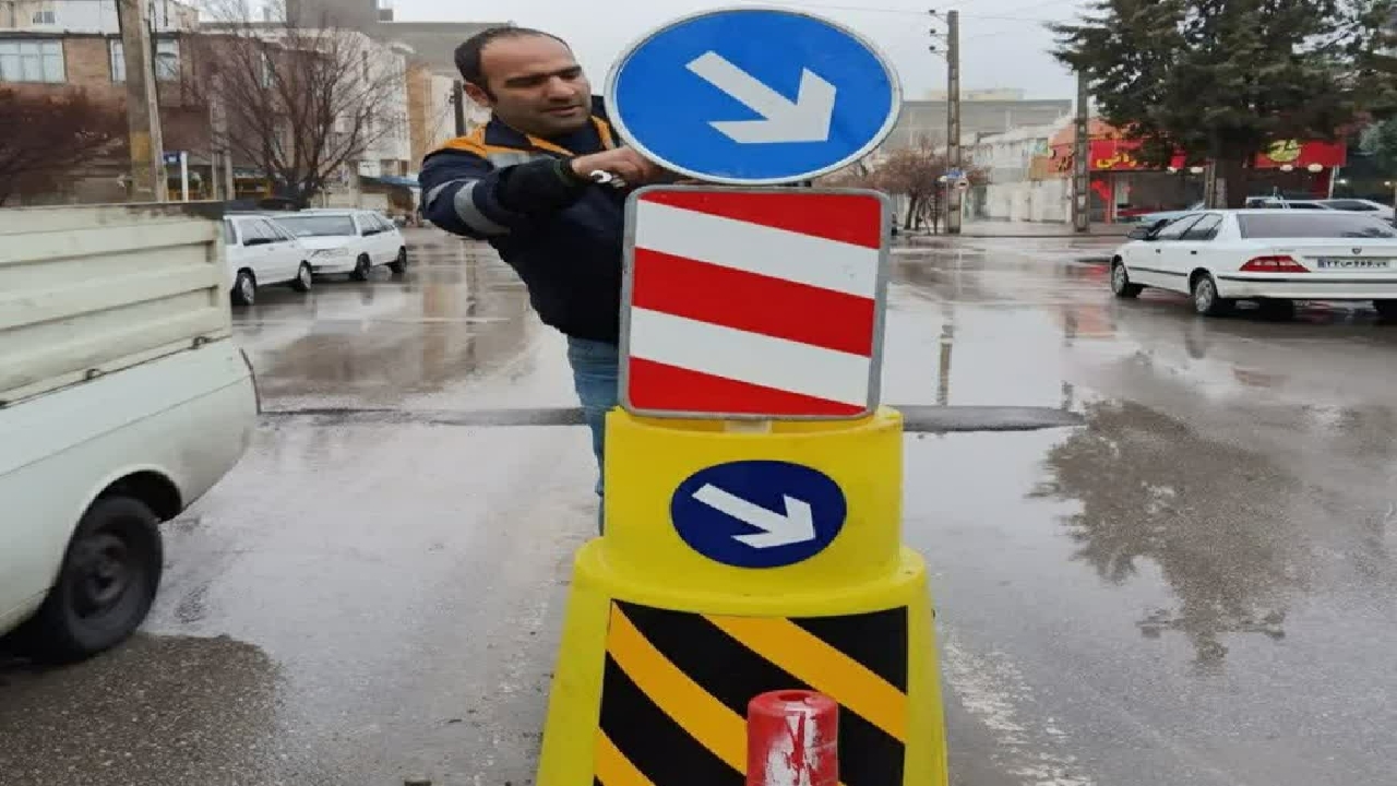 بازسازی و بهسازی علائم ترافیکی در سطح شهر قزوین 