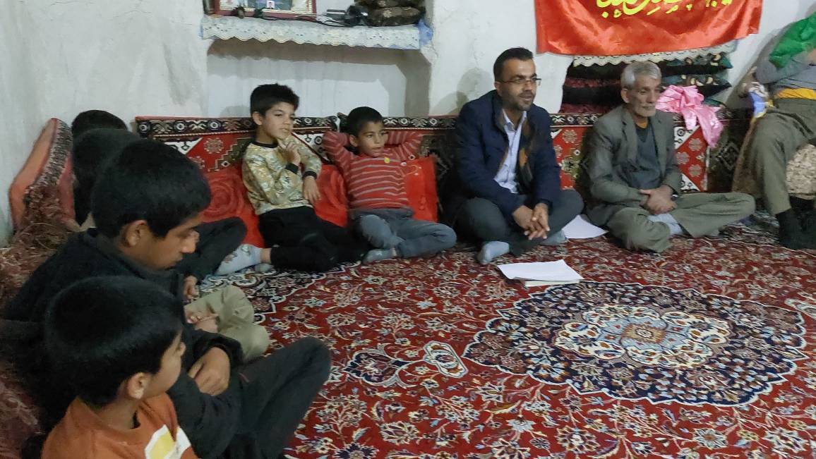 برگزاری نشست تبیین در منطقه الیف به روایت شهروندخبرنگار برگزاری نشست تبیین در منطقه الیف به روایت شهروندخبرنگار