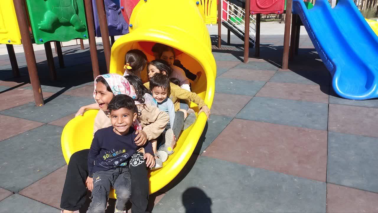 شادی کودکان صالح آبادی بعد از افتتاح پارک