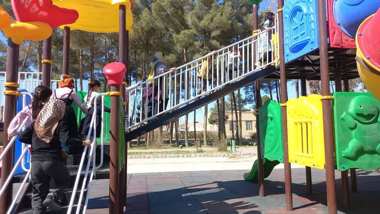 بازی کودکان در مجموعه بازی