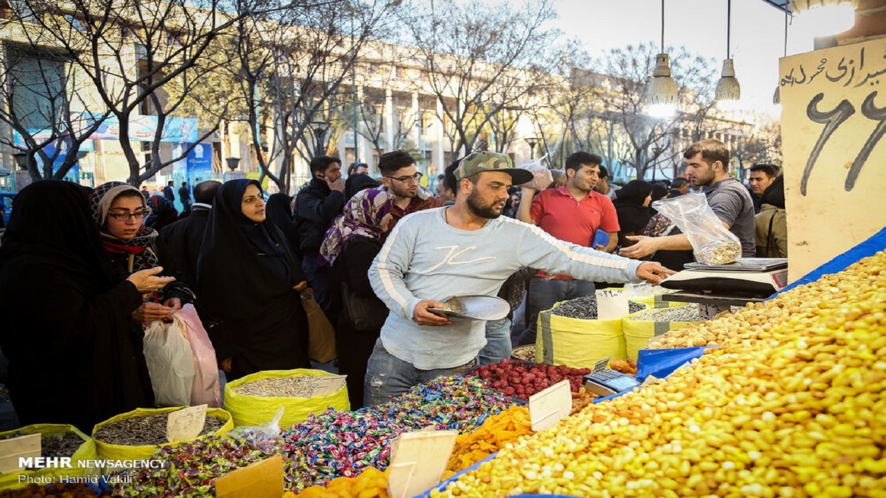 تعزیرات زنجان بر بازار شب عید نظارت می‌کند