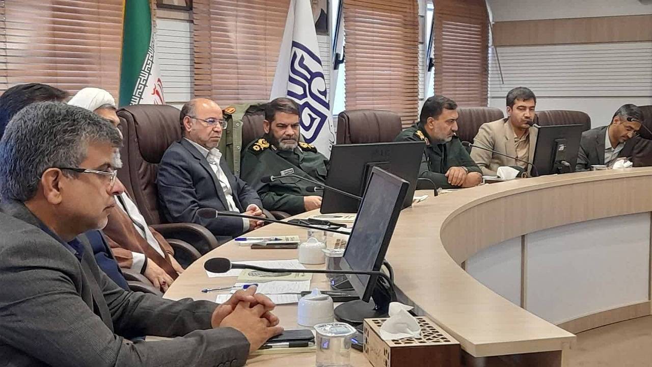 مکتب شهید سلیمانی راه برون رفت از مشکلات کشور است