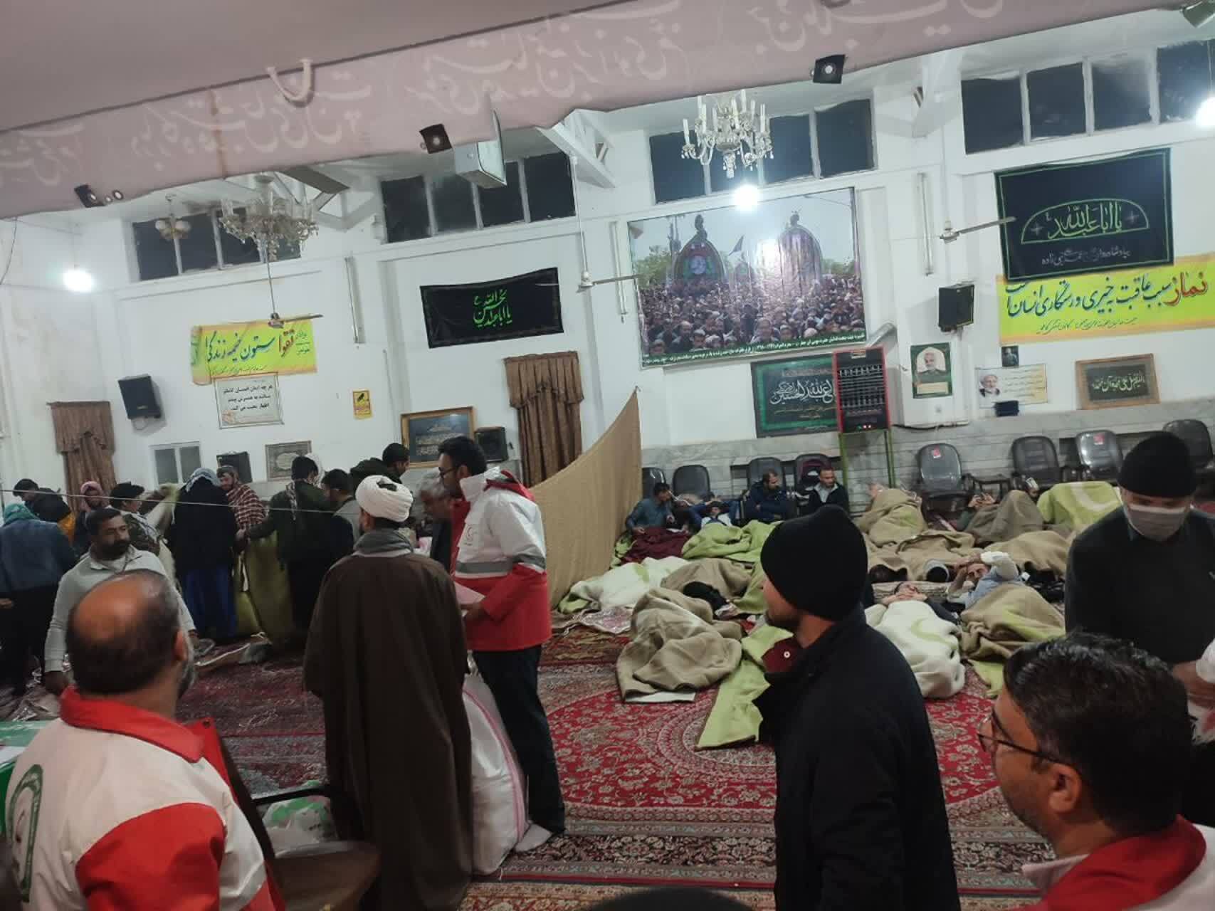 اسکان اضطراری مسافران ۸ اتوبوس در فردوس