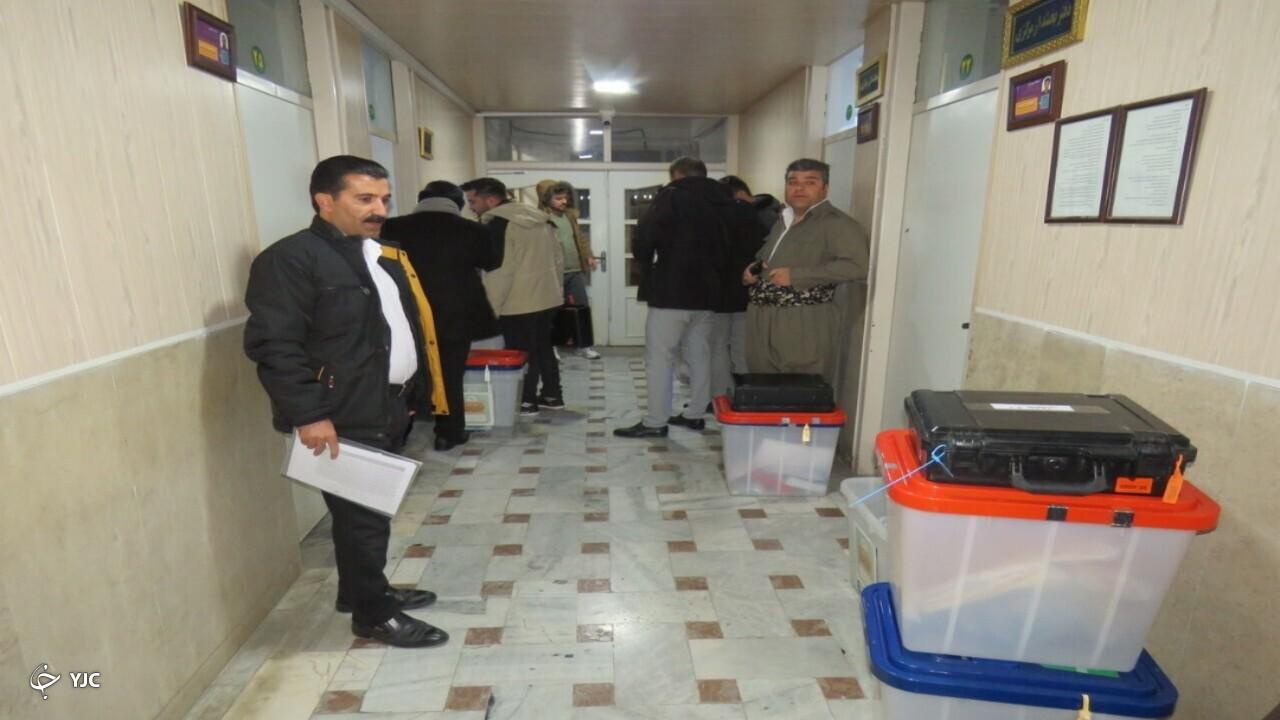 صندوق‌های اخذ رأی در مهاباد توزیع شد