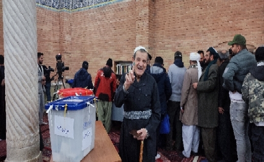 حضور مردم در سنندج در ساعات ابتدایی برگزاری انتخابات + تصاویر
