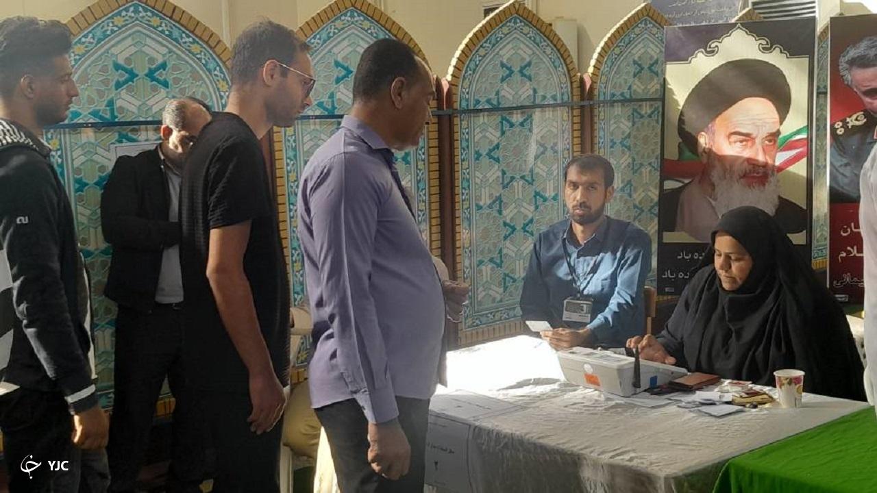 حضور پرشور هرمزگانی&zwnj;ها در شعب اخذ رأی