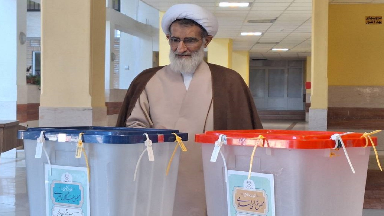 حضور مردم پای صندوق‌های رأی عرصه پیشرفت کشور را فراهم می‌کند
