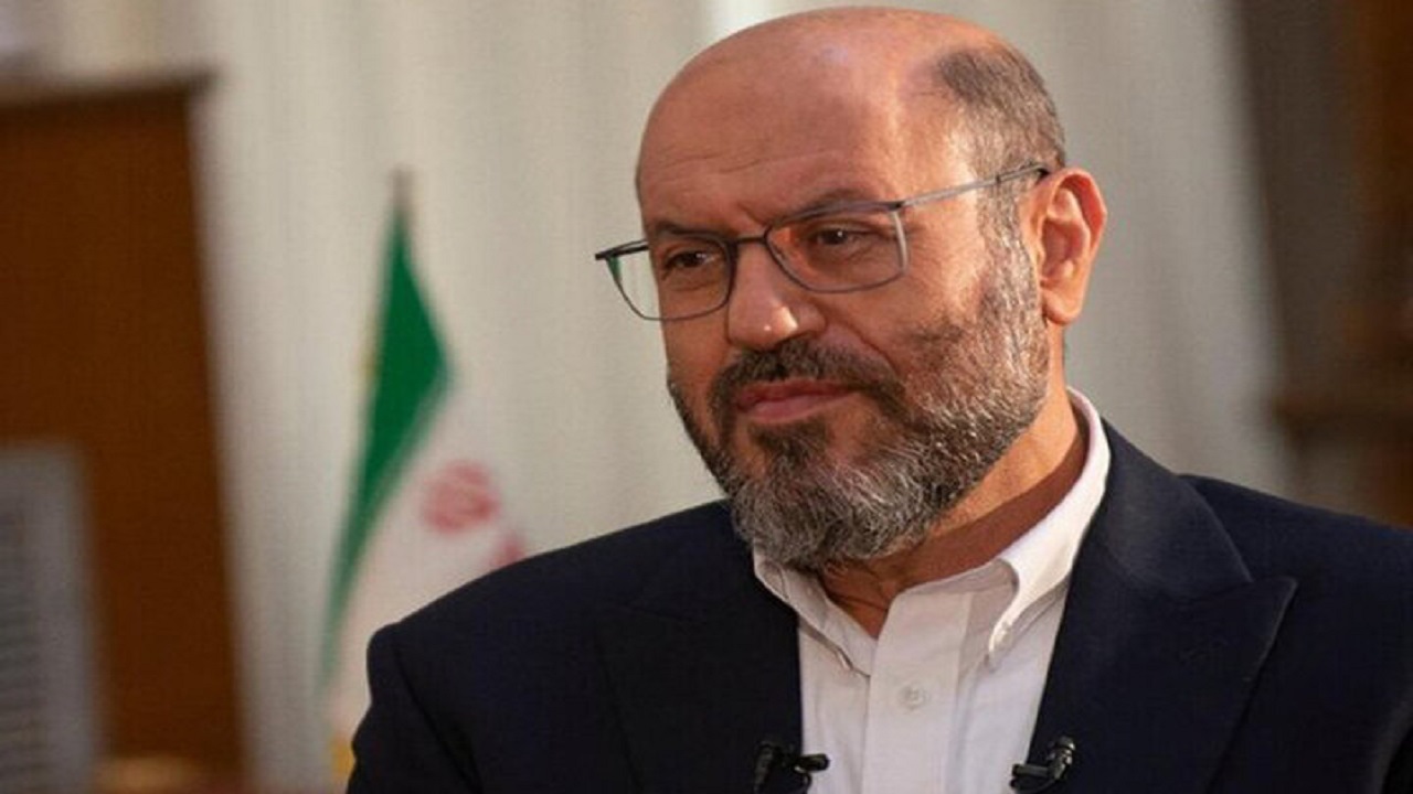 حسین دهقان رأی خود را به صندوق انداخت