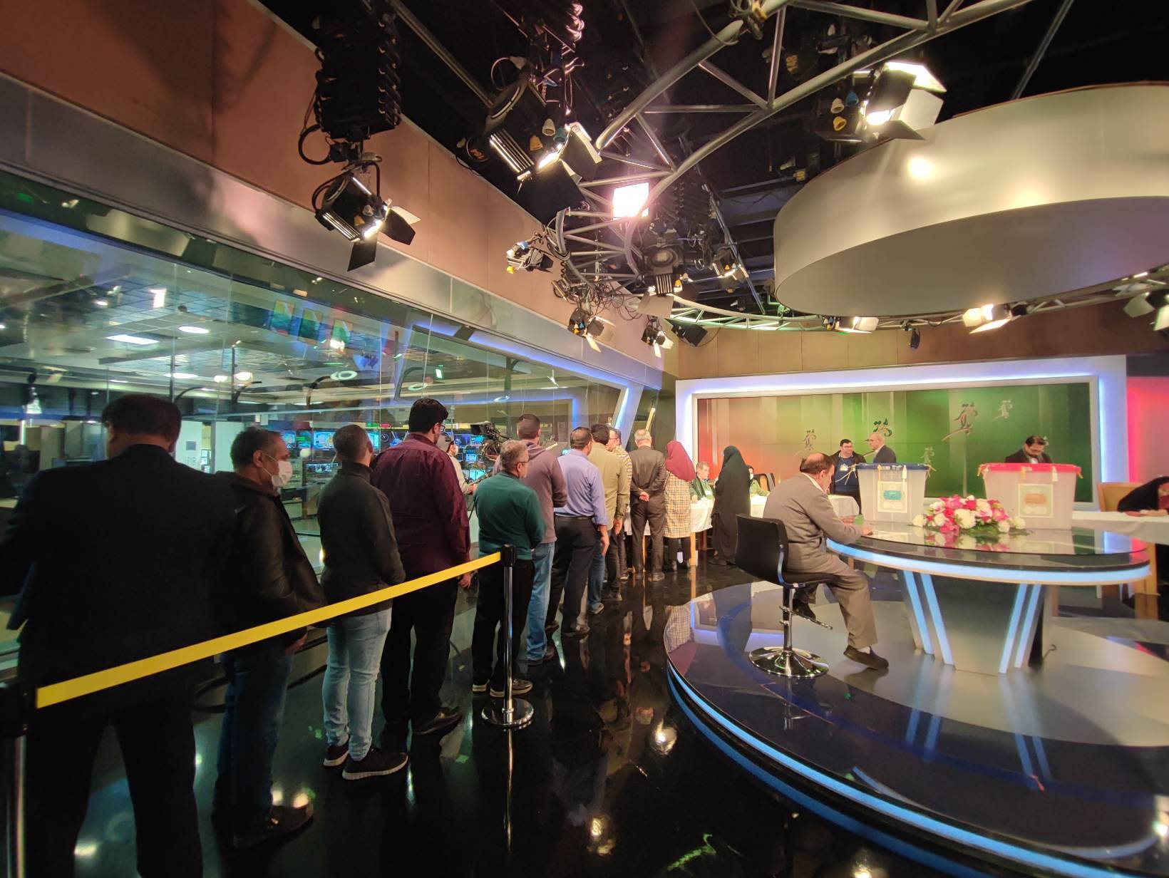 حضور صندوق رای در &laquo;پخش اخبار&raquo; صداوسیما برای اولین بار