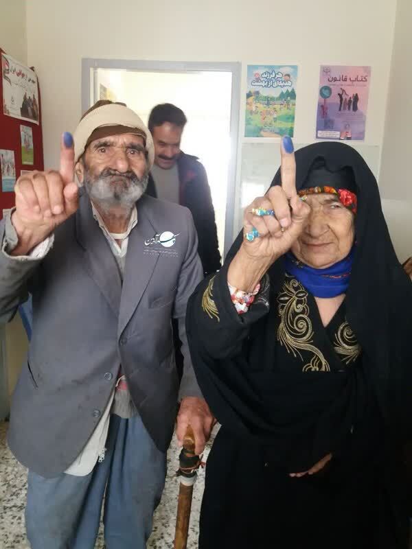 حضور سالمندان در پای صندوق رای