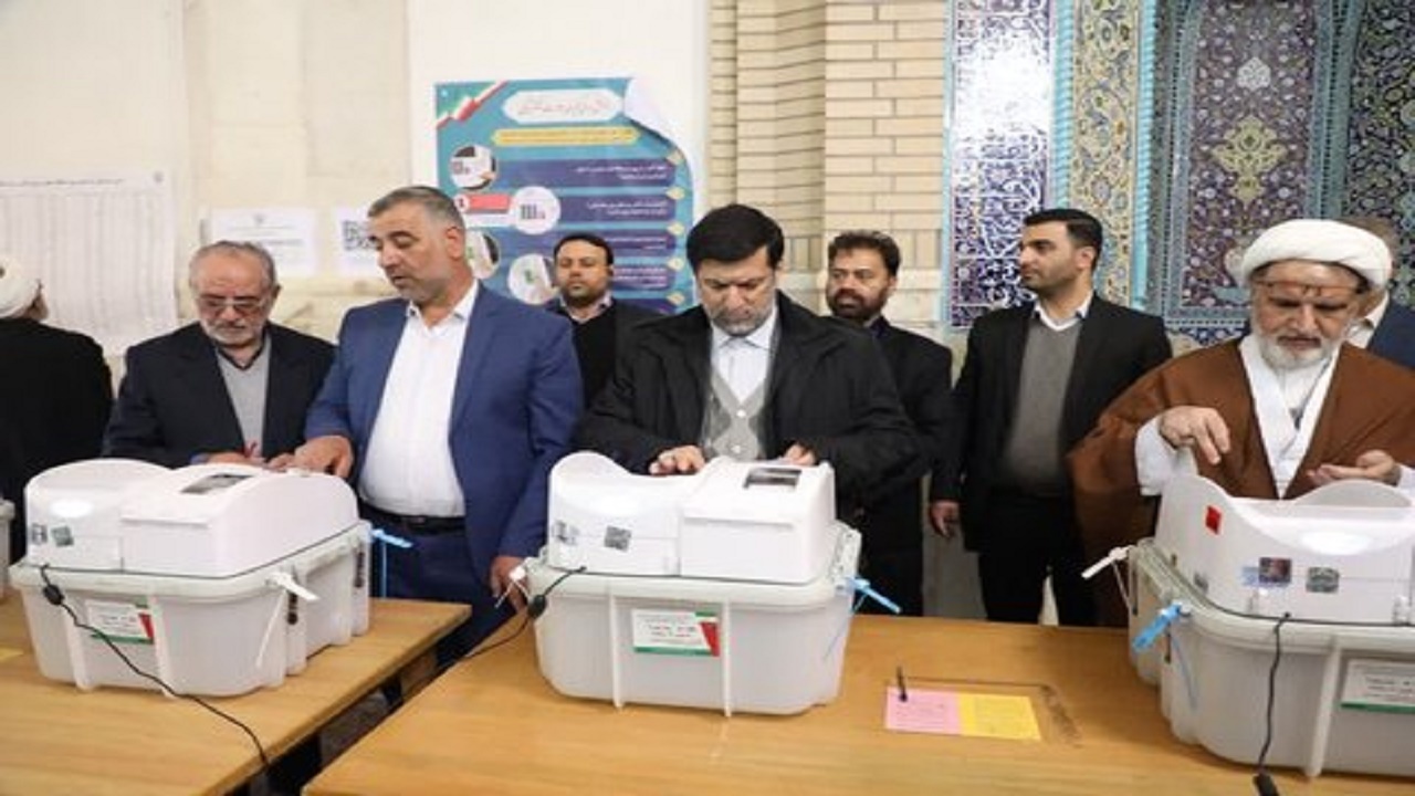 استاندار قم رای خود را ثبت کرد