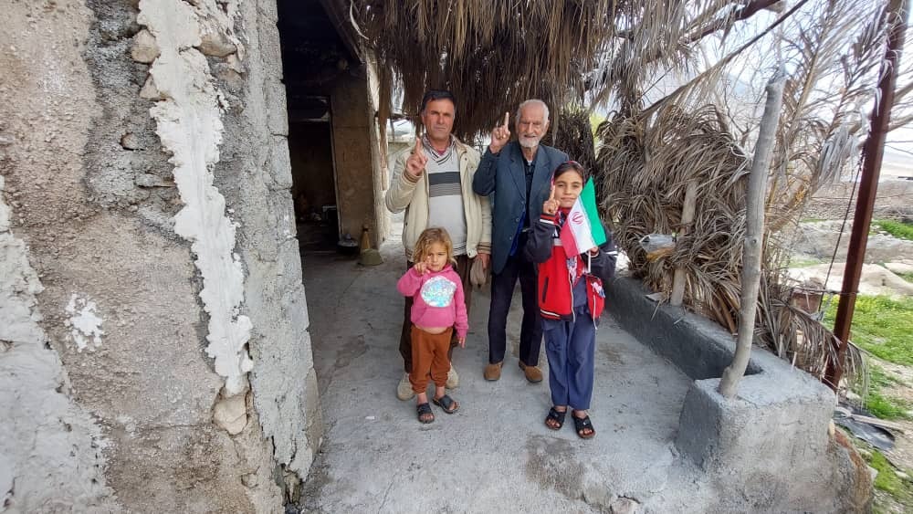 اهالی روستای الیف در انتخابات