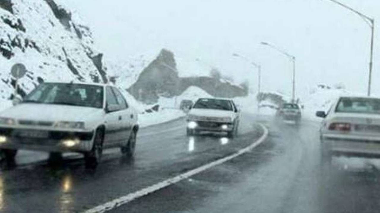 رانندگان مراقب لغزندگی جاده‌ها باشند