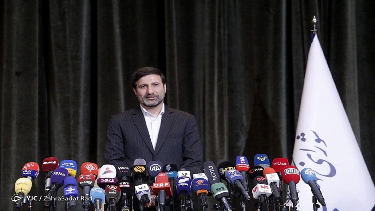 تا به این لحظه تخلف خاصی را در شعب اخذ رای شاهد نبودیم