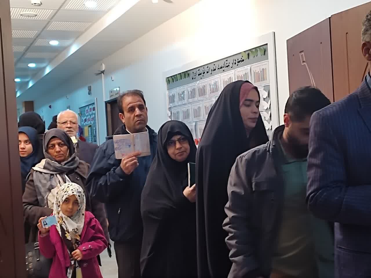 مشارکت گرم ، در روز سرد زمستانی