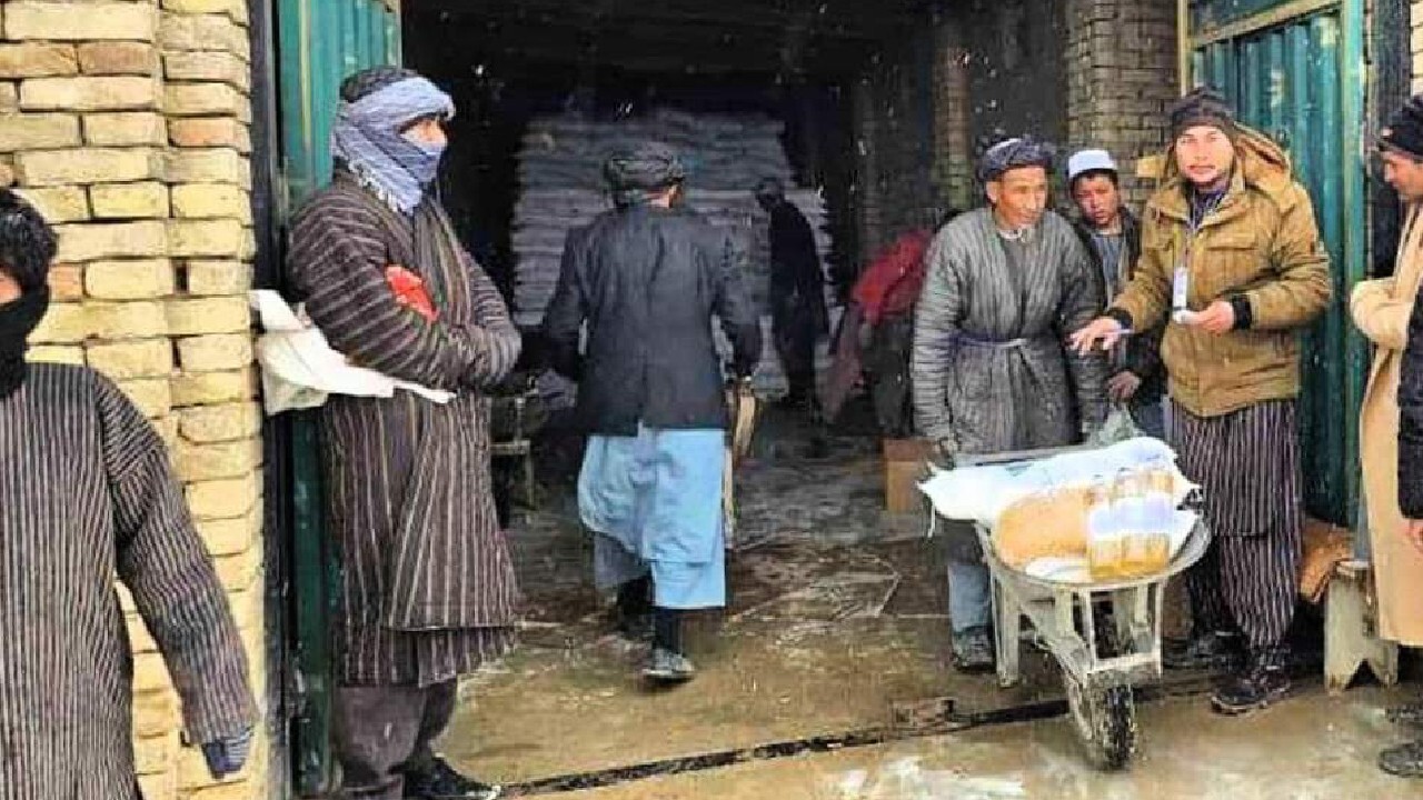توزیع کمک به بیش از ۱۲ هزار خانواده در جوزجان