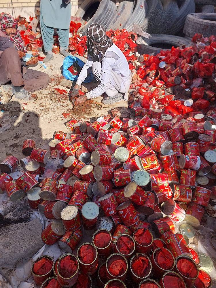 کشف یک تن و ۲۳۲ کیلوگرم حشیش با طعم رب گوجه کشف یک تن و ۲۳۲ کیلوگرم حشیش با طعم رب گوجه