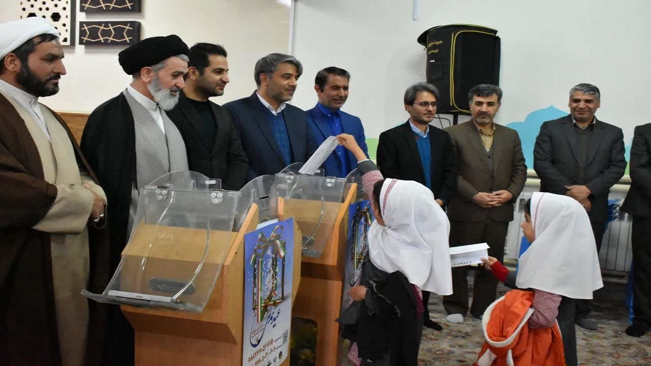 ۱۳۹۳ پایگاه، کمک‌های مردم خراسان‌جنوبی را جمع آوری می‌کنند