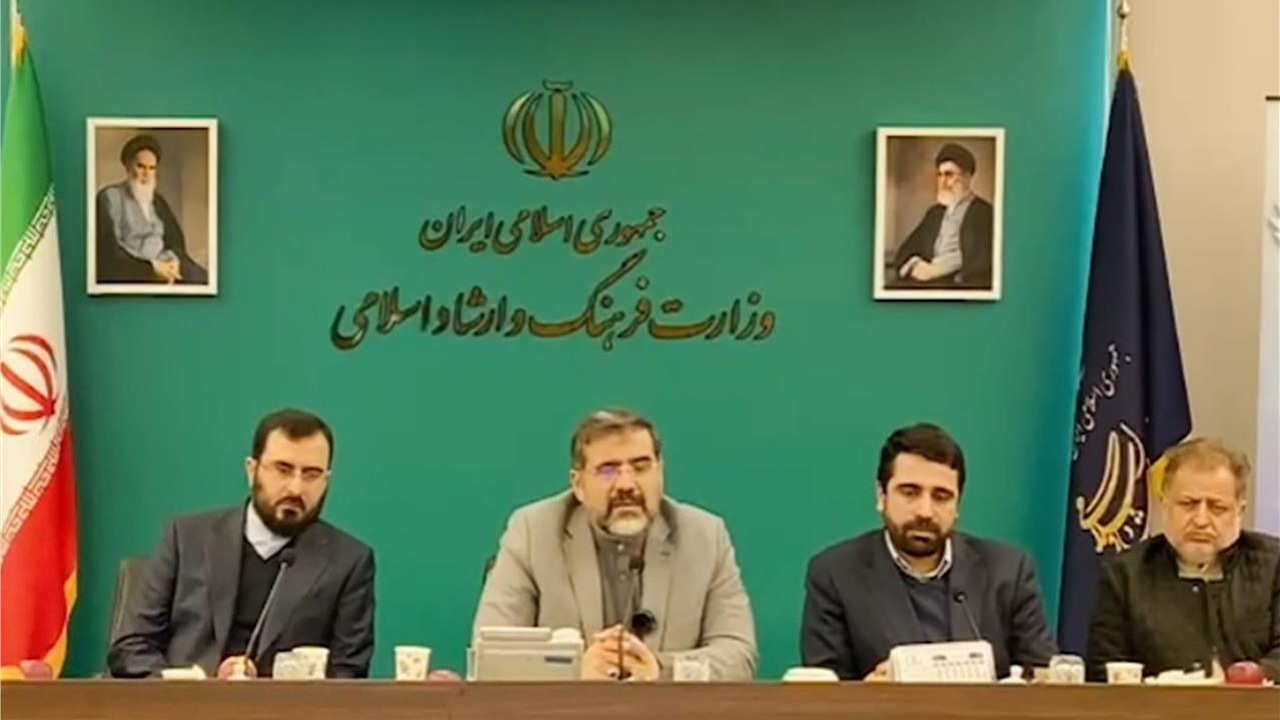 گرفتار ابهامات قانونی در فضای مجازی هستیم/ وجود سی و چهار میلیون بازیکن بازی‌های رایانه‌ای