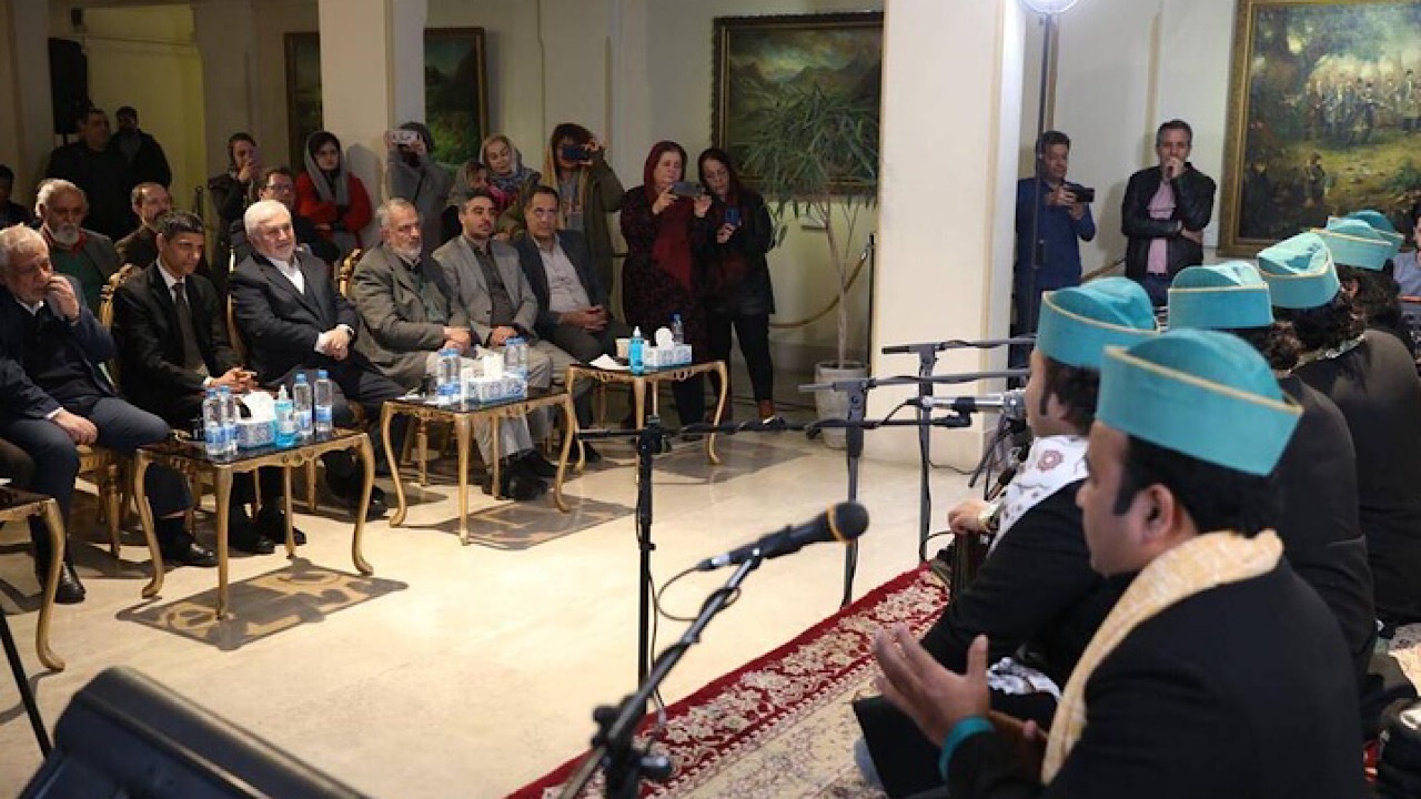 نمایش بیش از ۱۰۰ یشم و نمادی از پیوند ایران و هند در گلستان