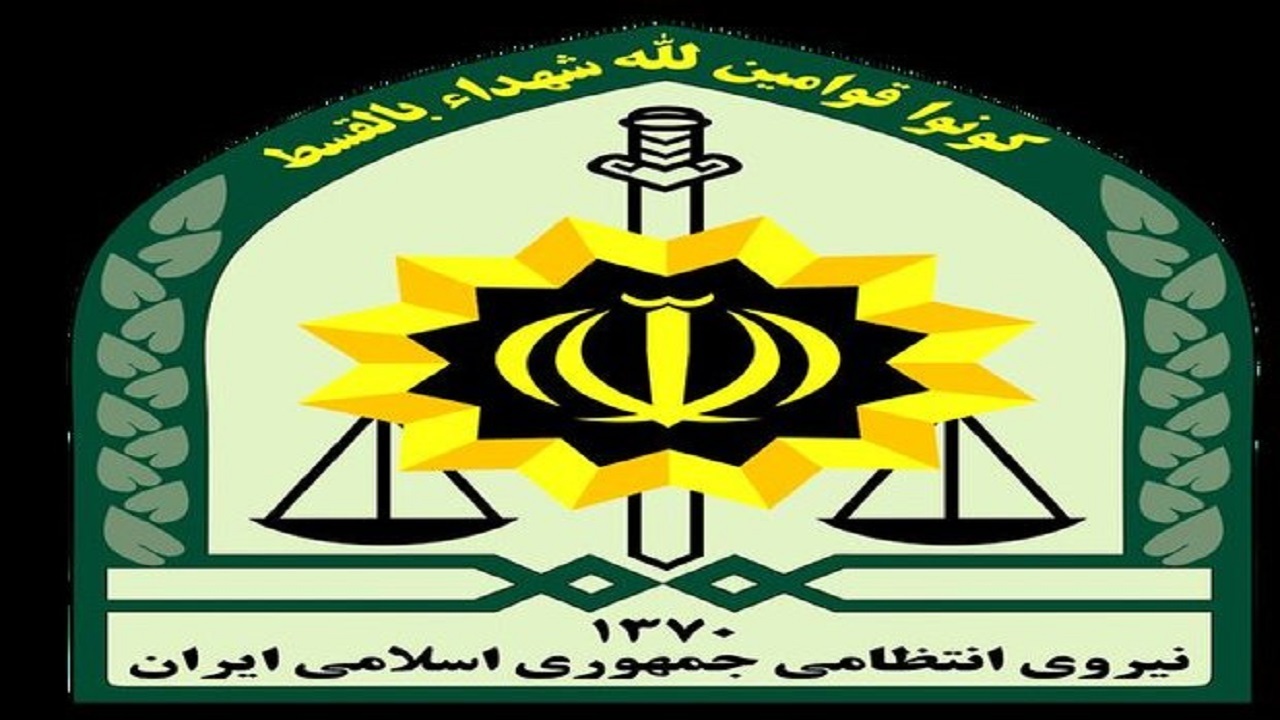 دستبند پلیس بافت بر دستان متهم تحت تعقیب /دستگیری عاملان تیراندازی در عملیات پلیس بم
