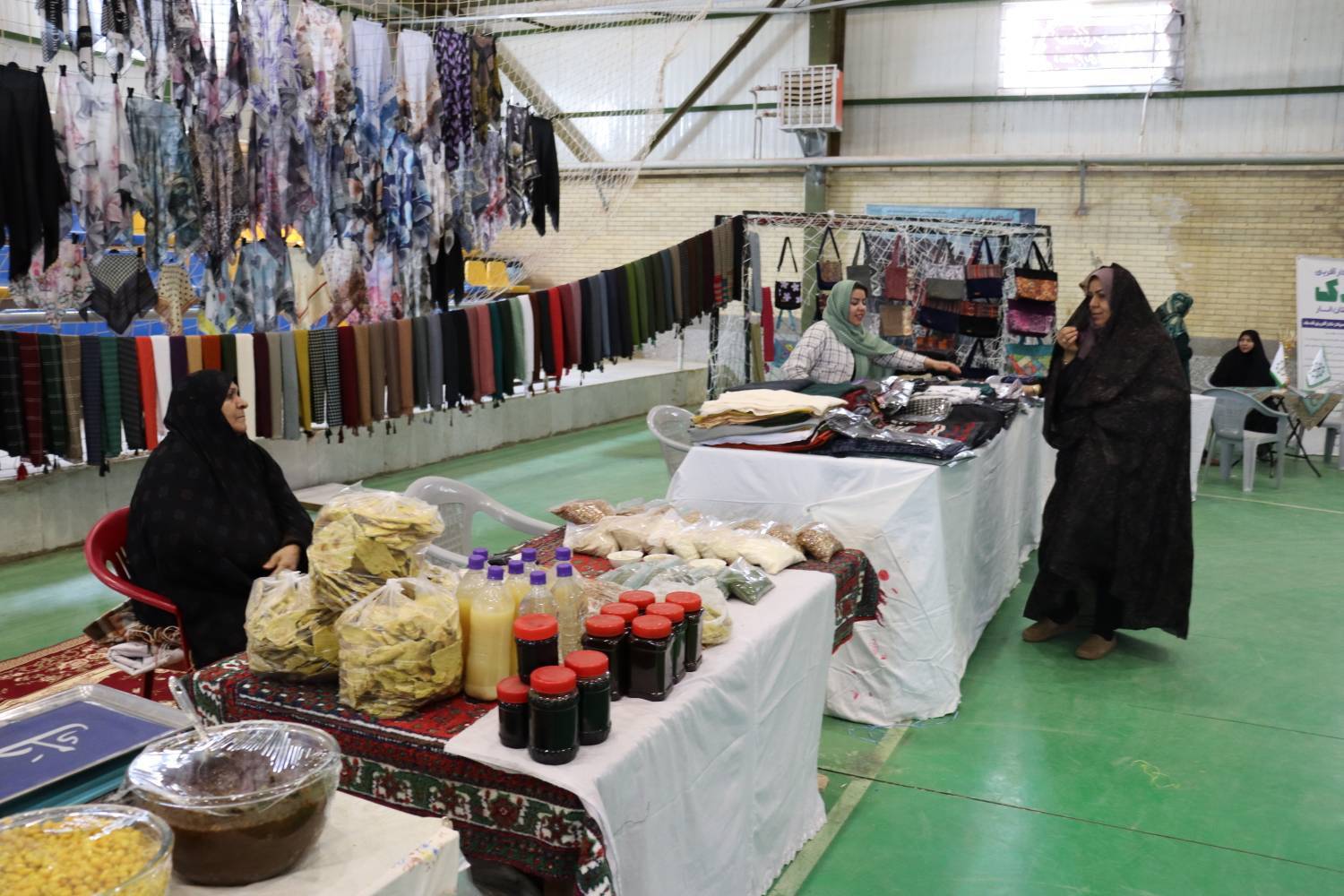 افتتاح نمایشگاه صنایع دستی و محصولات خانگی شهرستان انار