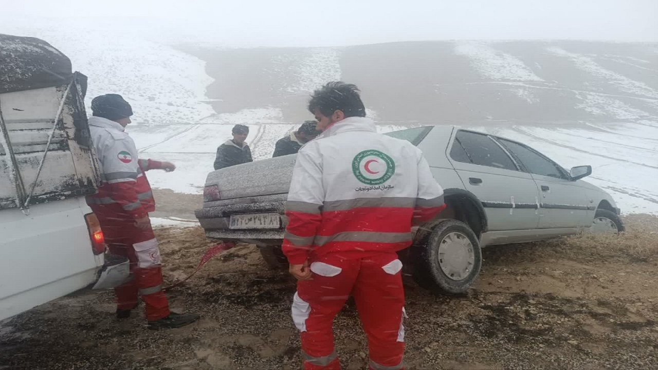 ۱ مصدوم و ۱ حادثه دیده در اثر واژگونی پژو ۴۰۵ در گردنه نعل اشکنان