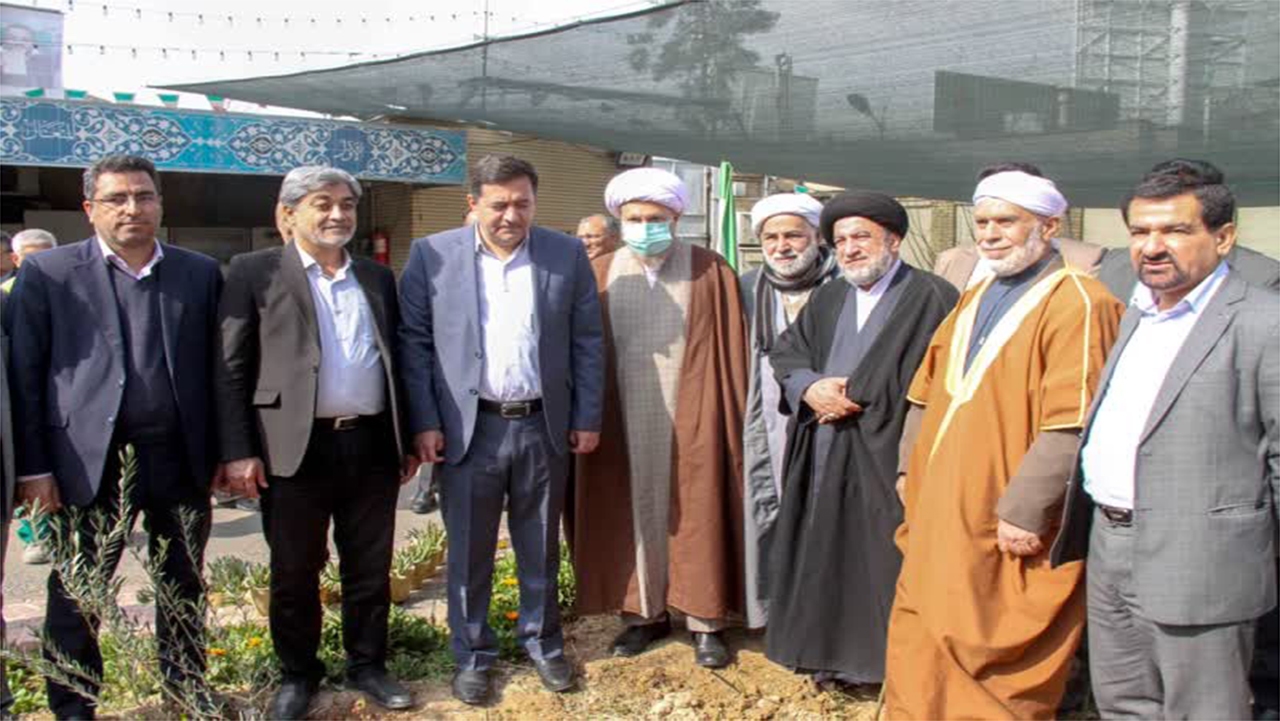 کاشت نهال وحدت در دفتر امام جمعه شیراز