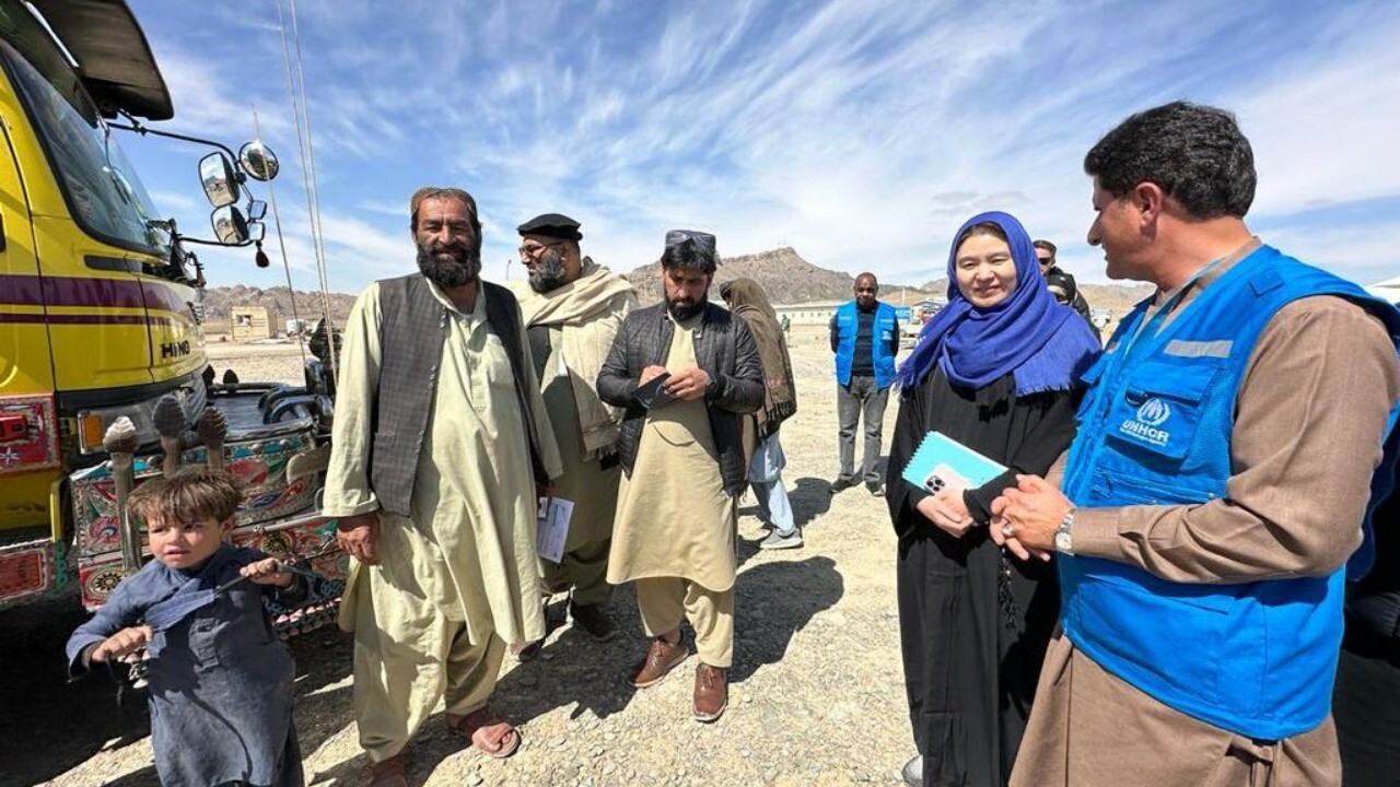 کمک به مهاجران اخراج‌شده از پاکستان در اولویت است