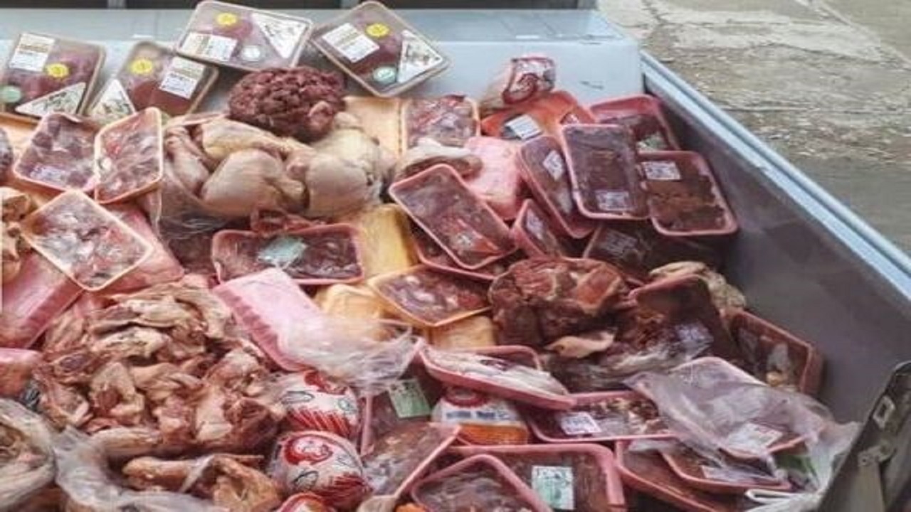 کشف ۴۵۰ کیلوگرم فرآورده گوشتی فاقد مجوز در فردوس