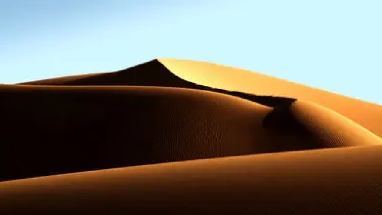 بارش برف در کویر داغ ایران+ فیلم