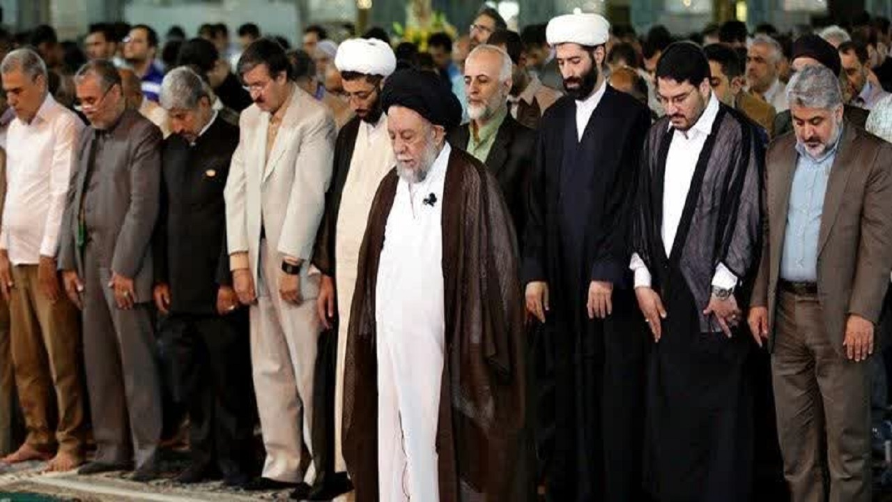 تجلیل از خدمات یک ساله ۷۰۰ امام جماعت مساجد قم