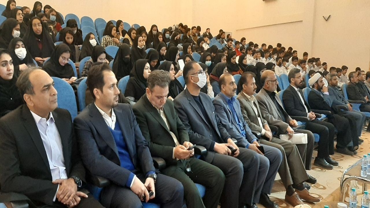 رونمایی از عروسک‌های باران خواه در نمایشگاه نخستین همایش ملی کارآفرینی و توسعه پایدار